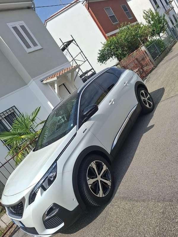 Bianco Usata 2017 Peugeot 3008 GT-line SUV | 15.500 € (Cara) - Immagine 1/4