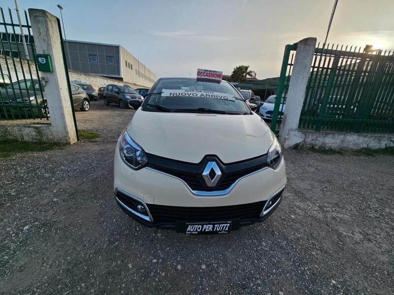 Usato 2015 Renault Captur 1.5 Diesel 90 CV (11.450 €)