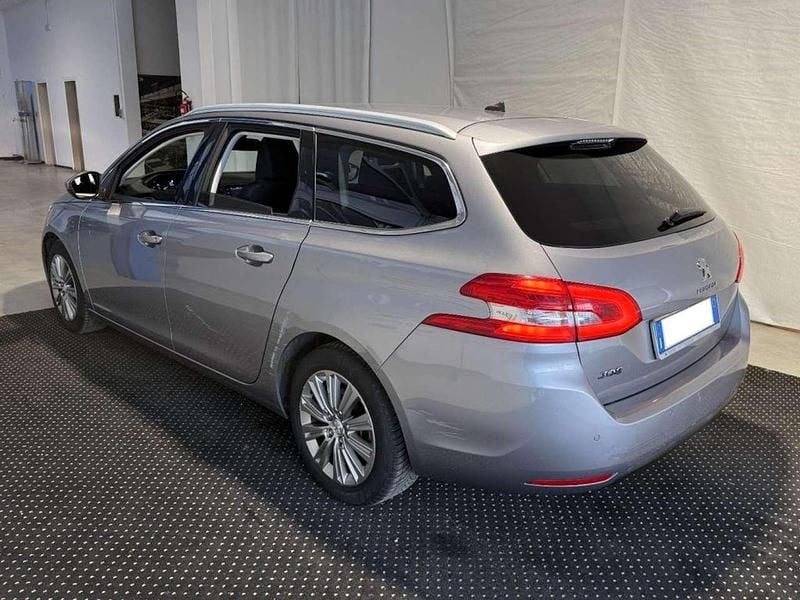 Usata Peugeot 308 SW Allure 131 CV (96 kW) 2021 Grigio metallizzato Station wagon