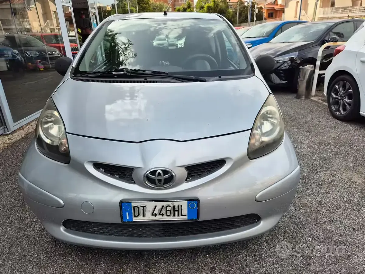 Usata Toyota Aygo 68 CV (50 kW) 2009 Grigio Utilitaria