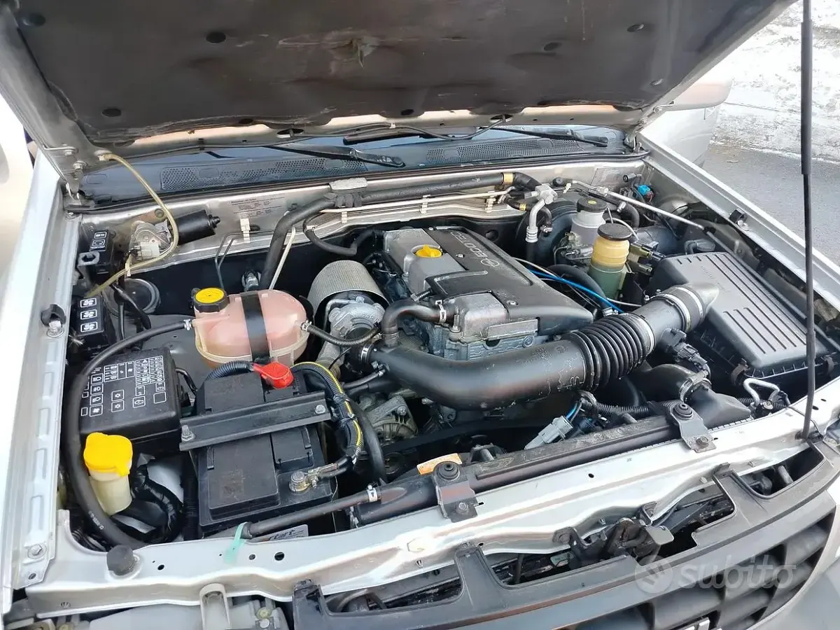 Usata Opel Frontera 115 CV (84 kW) 2001 Grigio SUV