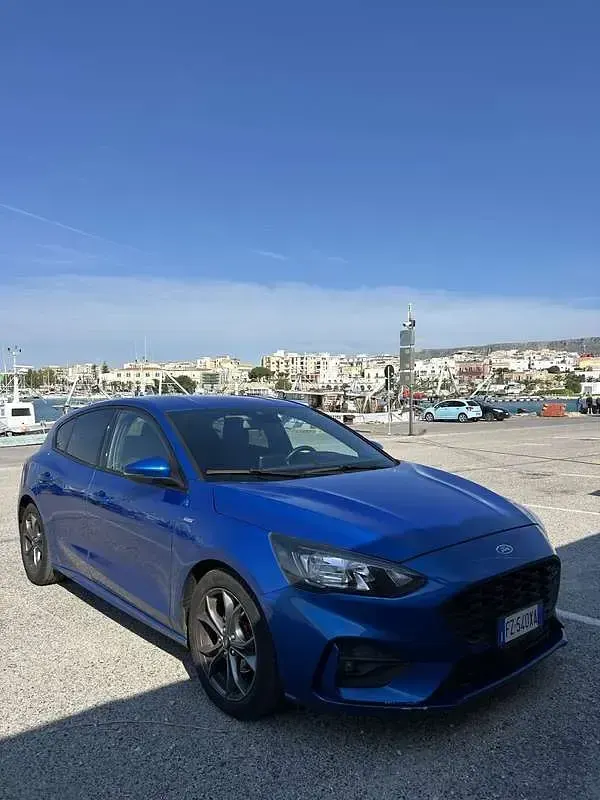 Usata Ford Focus ST-Line 120 CV (88 kW) 2020 Blu Berlina