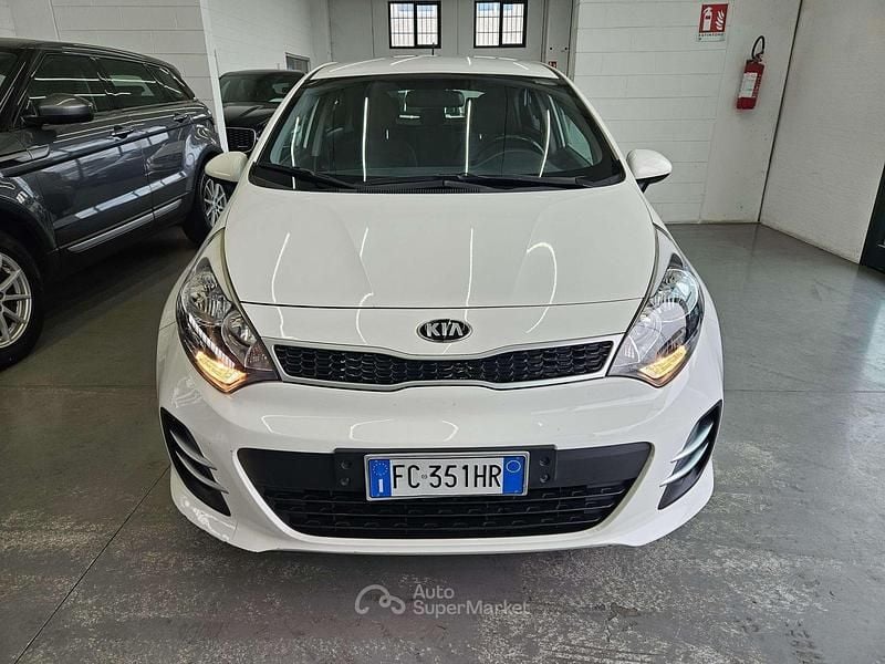 Usata Kia Rio Active 75 CV (55 kW) 2016 Bianco Berlina
