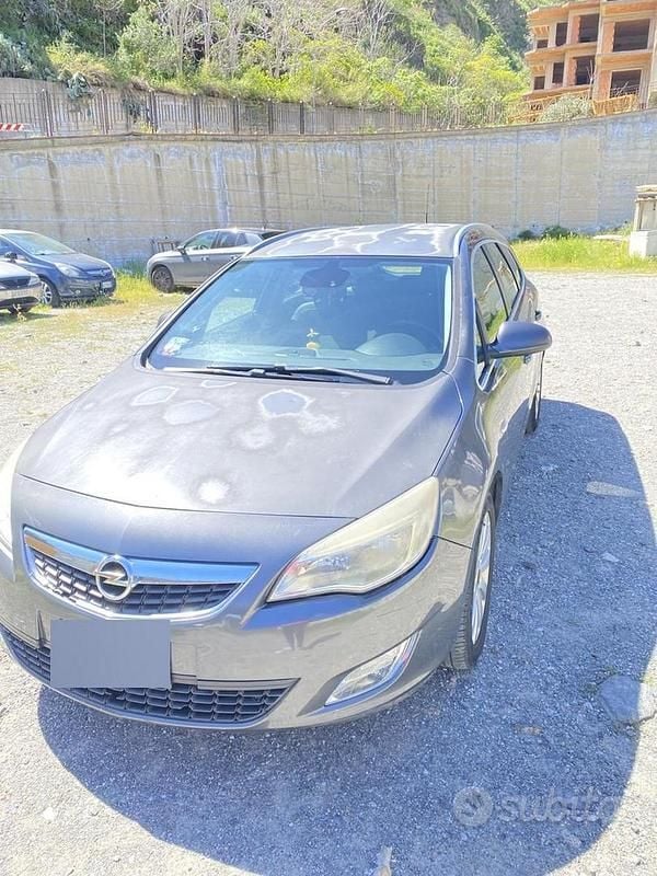Usata Opel Astra Sport 2011 Grigio Station wagon