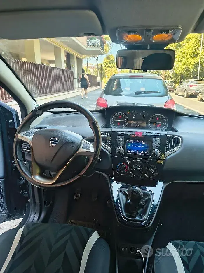 Usata Lancia Ypsilon 95 CV (69 kW) 2017 Nero Utilitaria