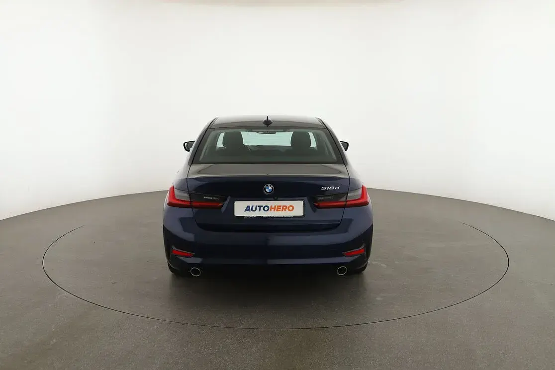 Gebraucht BMW 318 Advantage 150 PS (110 kW) 2022 Blau Limousine