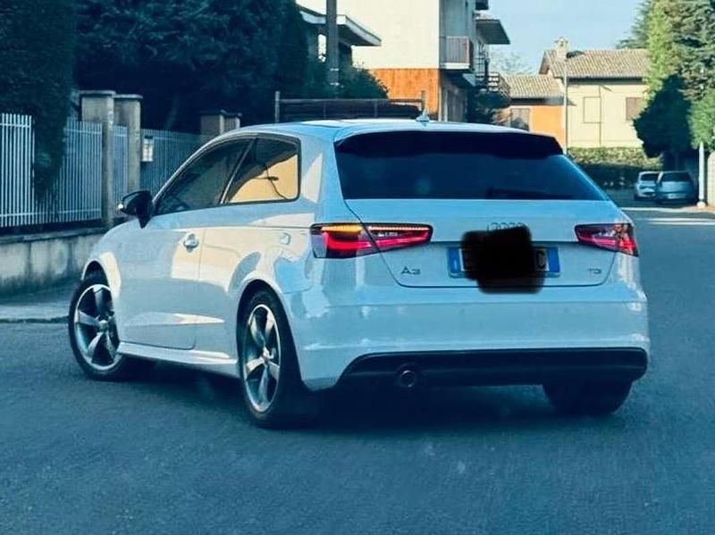 Usata Audi A3 Attraction 110 CV (80 kW) 2015 Berlina