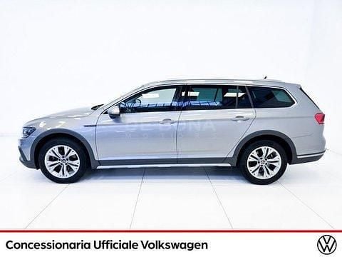 Usata VW Passat Alltrack 200 CV (147 kW) 2023 Grigio Station wagon