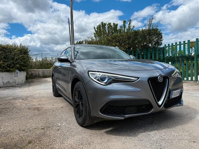 Usata Alfa Romeo Stelvio 160 CV (117 kW) 2019 Grigio SUV