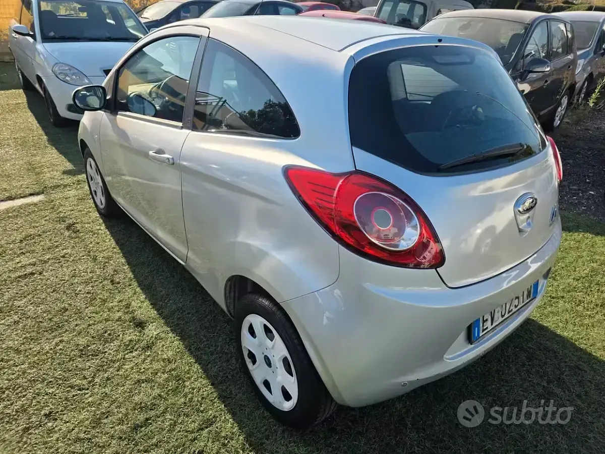 Usata Ford Ka 69 CV (50 kW) 2014 Grigio Berlina