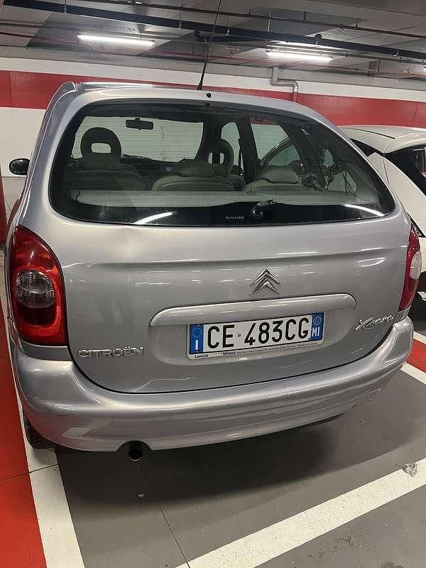 Usata Citroën Xsara Picasso 116 CV (85 kW) 2003 Argento Monovolume