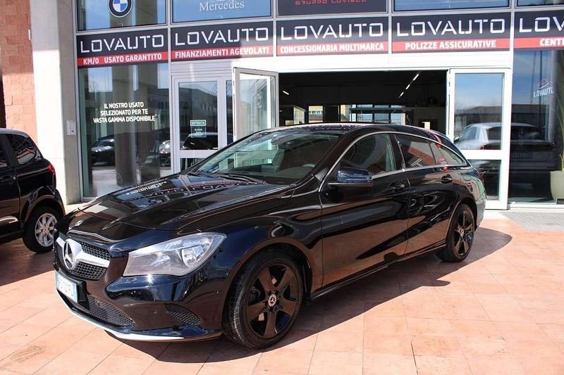 Usata Mercedes CLA200 Shooting Brake Business 136 CV (100 kW) 2018 Nero Station wagon