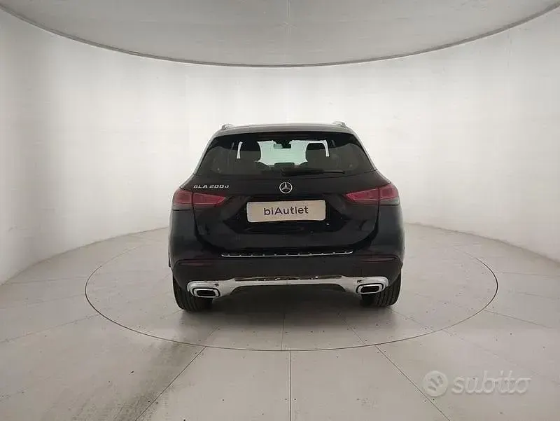 Usata Mercedes GLA200 Premium 150 CV (110 kW) 2022 Nero SUV