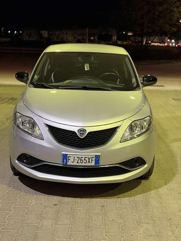 Usata 2017 Lancia Ypsilon Due volumi | 9390 € (Buon prezzo) - Immagine 1/4