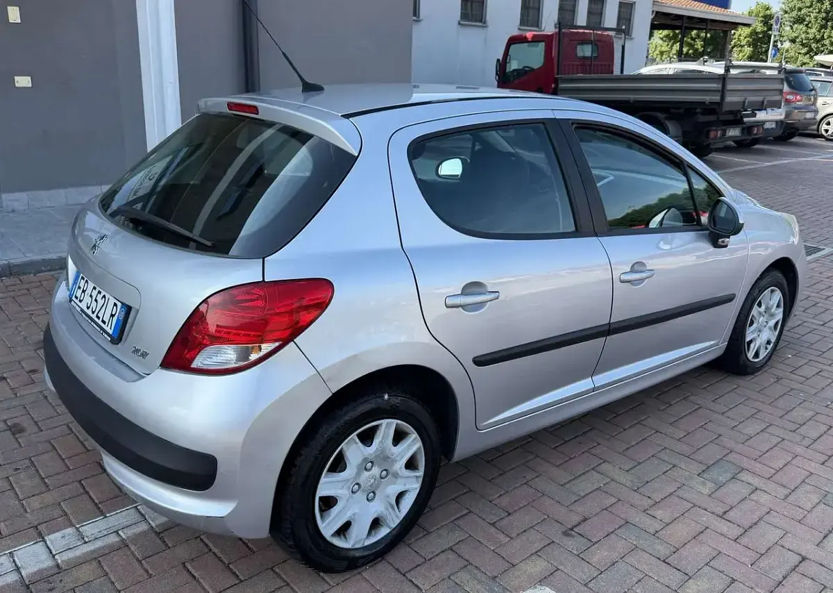 Usata Peugeot 207 Sport 73 CV (53 kW) 2010 Other Berlina