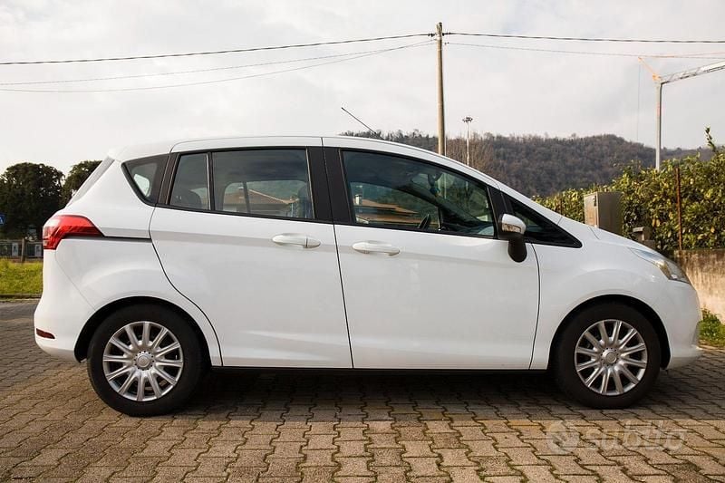 Usata Ford B-MAX 95 CV (69 kW) 2015 Bianco Monovolume