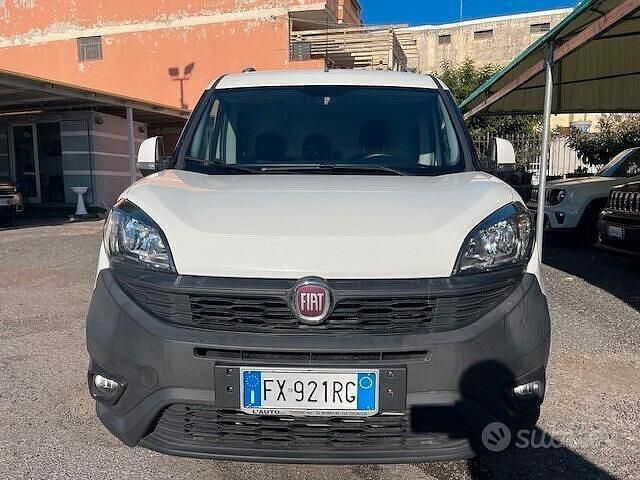 Usata Fiat Doblò S 120 CV (88 kW) 2019 Bianco Monovolume