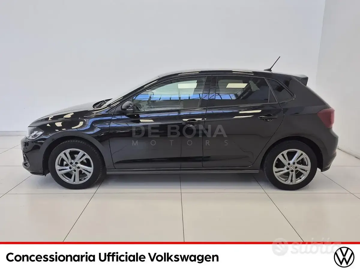 Usata VW Polo R-line 95 CV (69 kW) 2023 Nero Utilitaria