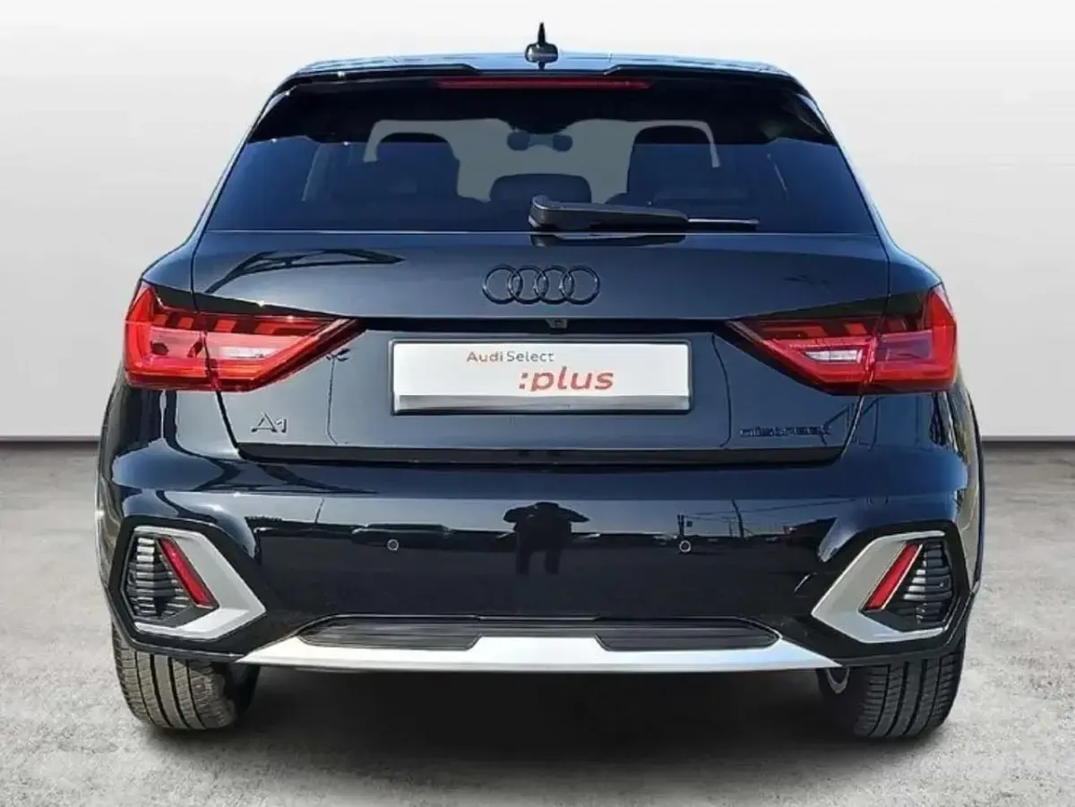 Usado Audi A1 S-Line 150 CV (110 kW) 2024 Negro SUV