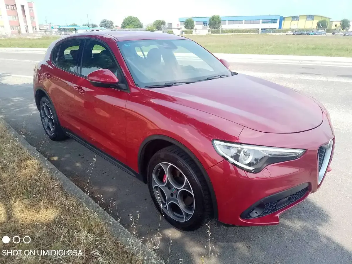 Usata Alfa Romeo Stelvio 209 CV (153 kW) 2018 Blu/azzurro SUV