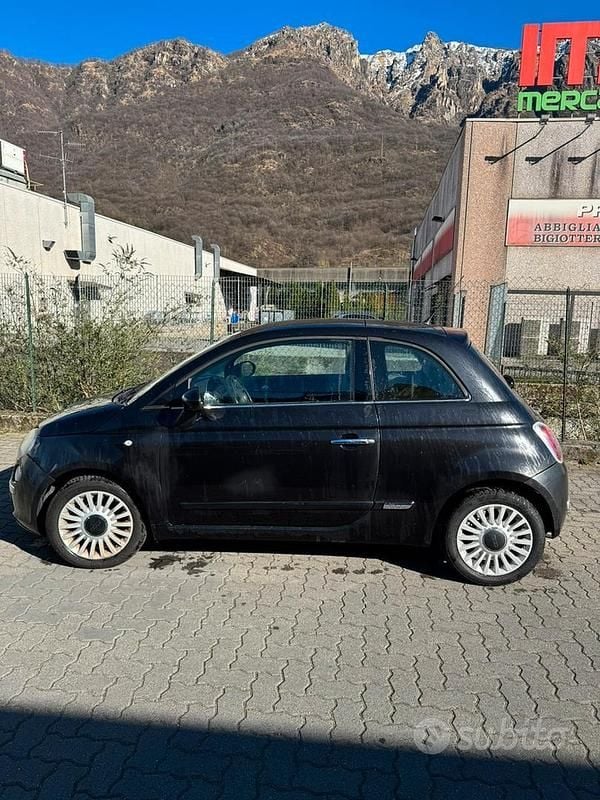 Usata Fiat 500 Lounge 69 CV (50 kW) 2010 Nero Utilitaria