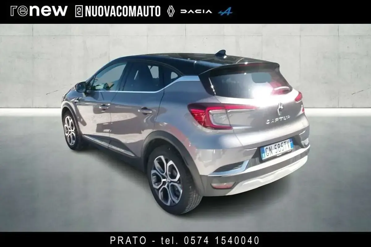 Usata Renault Captur Intens 101 CV (74 kW) 2023 Grigio SUV