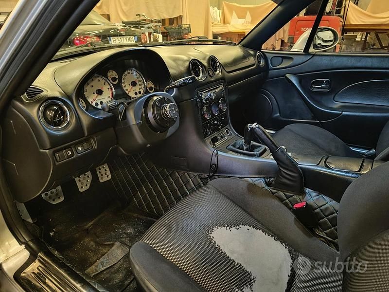 Usata Mazda MX5 110 CV (80 kW) 2003 Grigio Cabrio