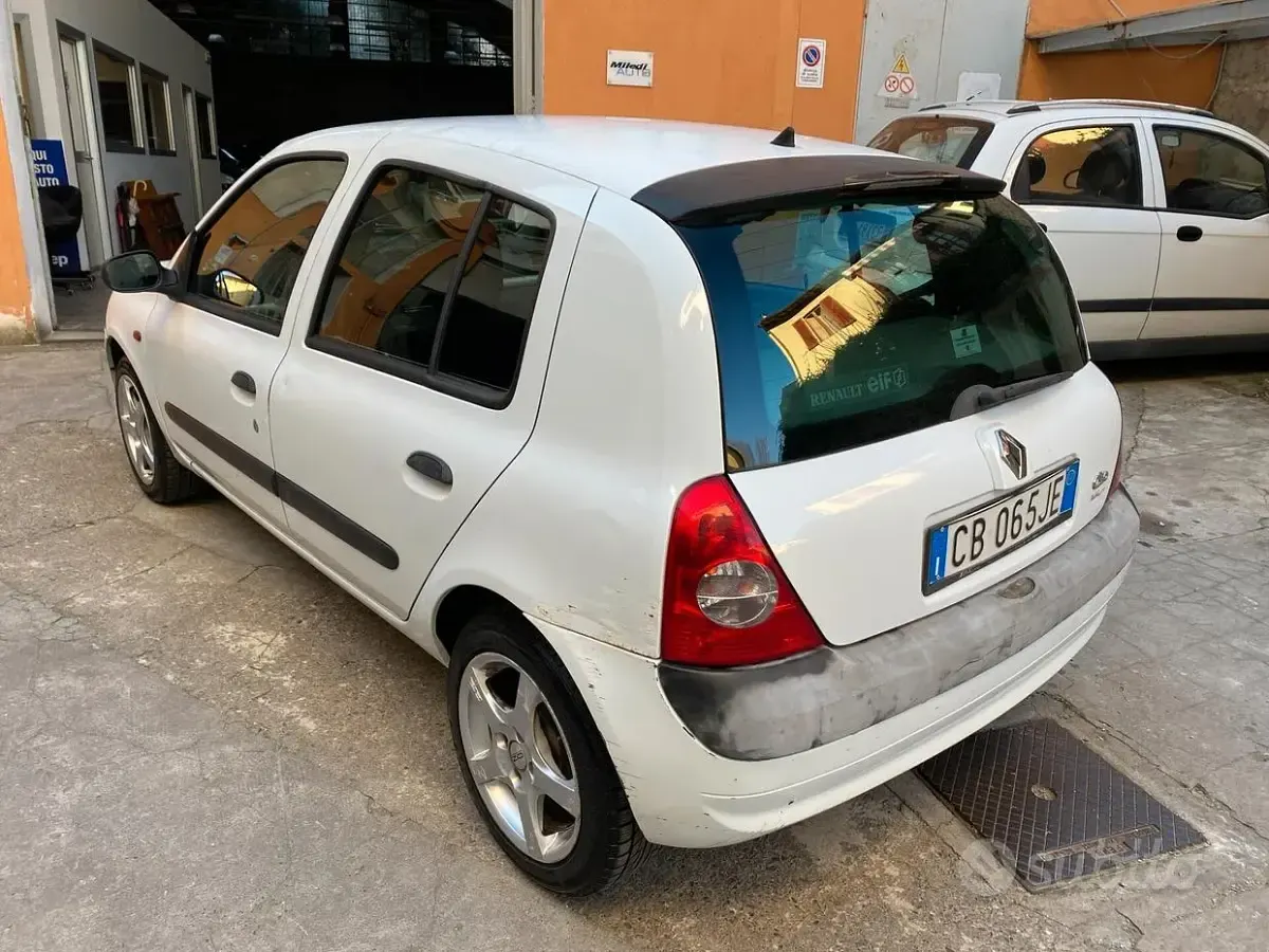 Brugt Renault Clio II Expression+ 65 HK (47 kW) 2002 Hvid Sedan