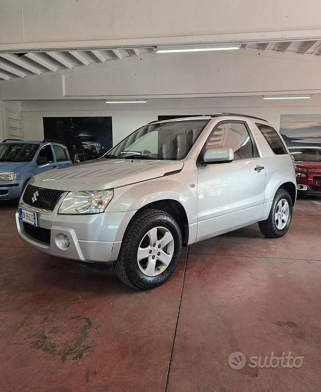 Usata Suzuki Grand Vitara 106 CV (77 kW) 2008 Grigio SUV
