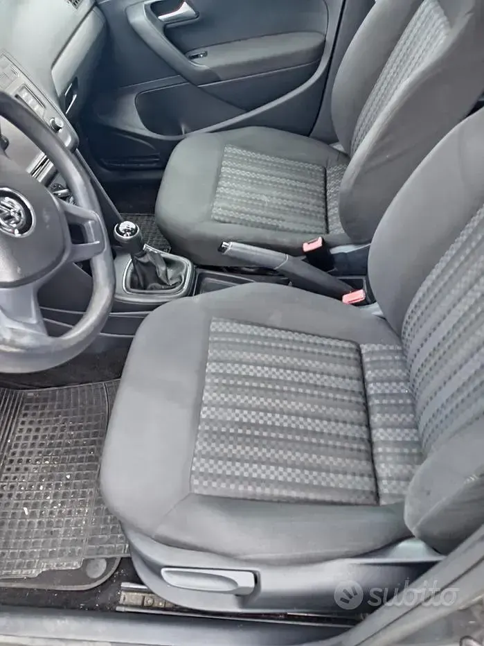 Käytetty VW Polo Trendline 60 HP (44 kW) 2016 Harmaa Sedan