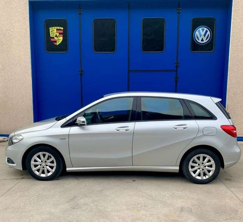 Usata Mercedes B180 Executive 109 CV (80 kW) 2012 Argento metallizzato Monovolume