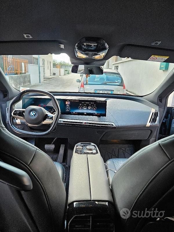 Usata BMW iX Sport Line 484 kW (659 CV) 2022 Grigio SUV