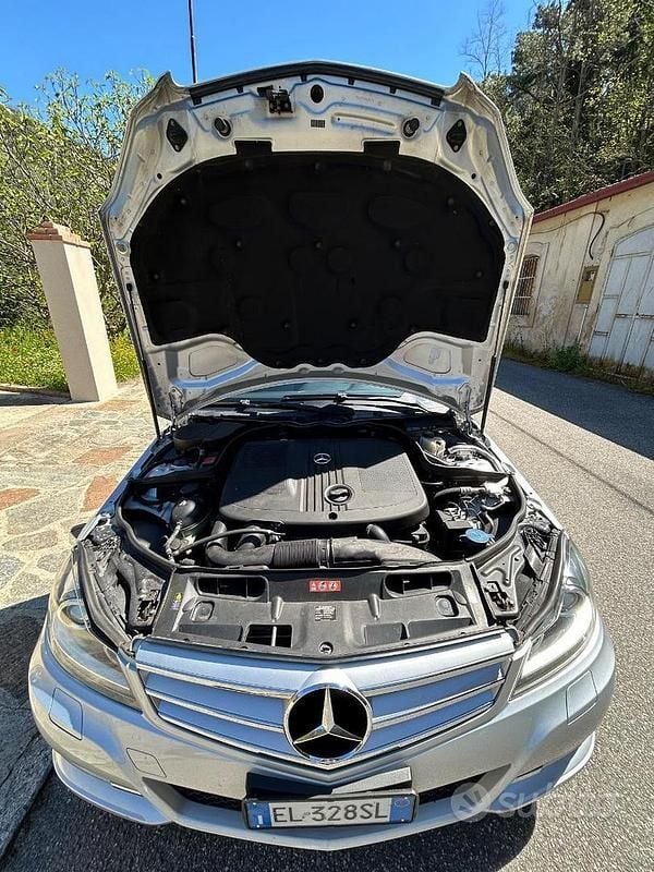 Usata Mercedes C220 170 CV (125 kW) 2012 Grigio Berlina