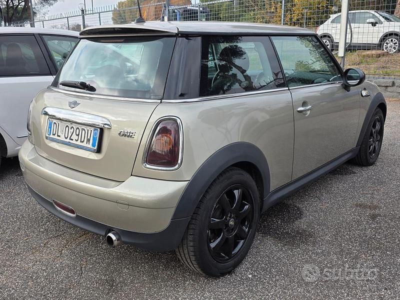 Usata Mini ONE 95 CV (69 kW) 2007 Grigio Utilitaria