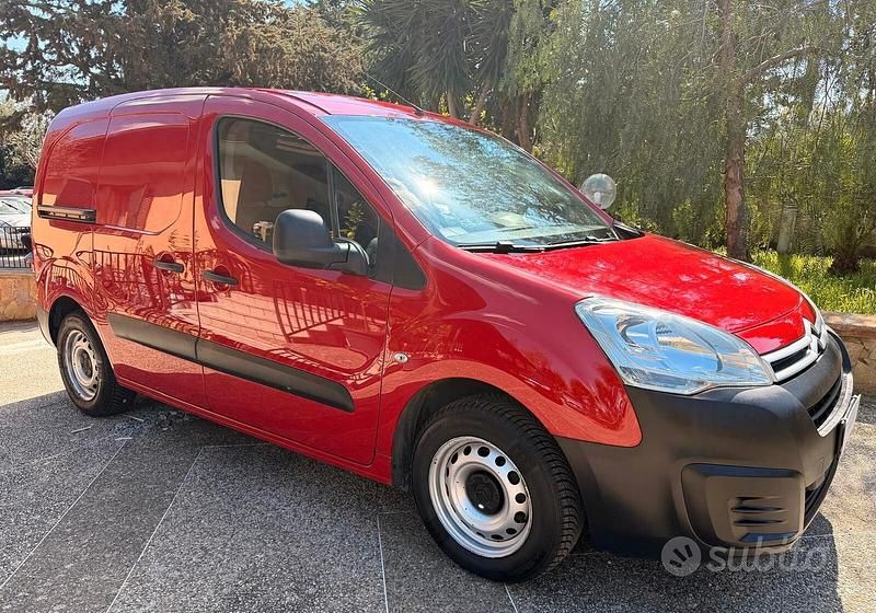 Usata Citroën Berlingo 99 CV (72 kW) 2017 Rosso Monovolume