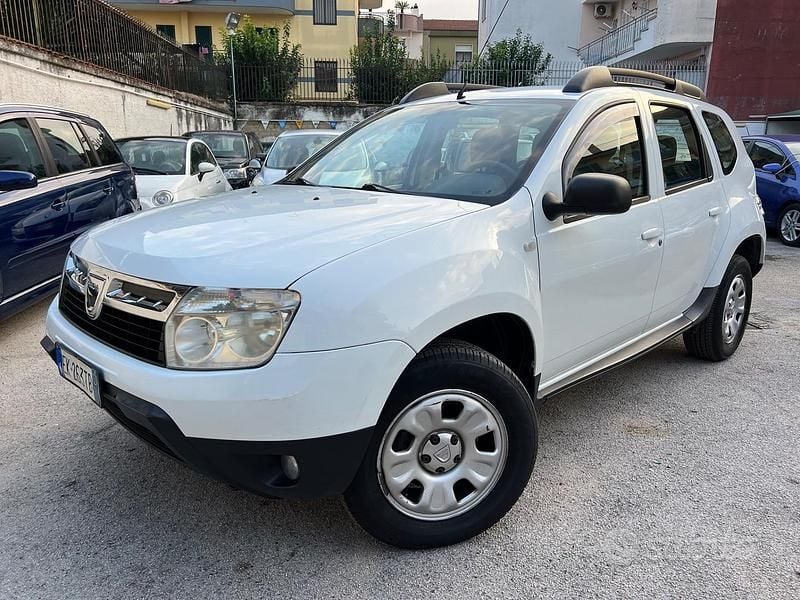 Occasion Dacia Duster Lauréate 110 ch (80 kW) 2011 Blanc SUV