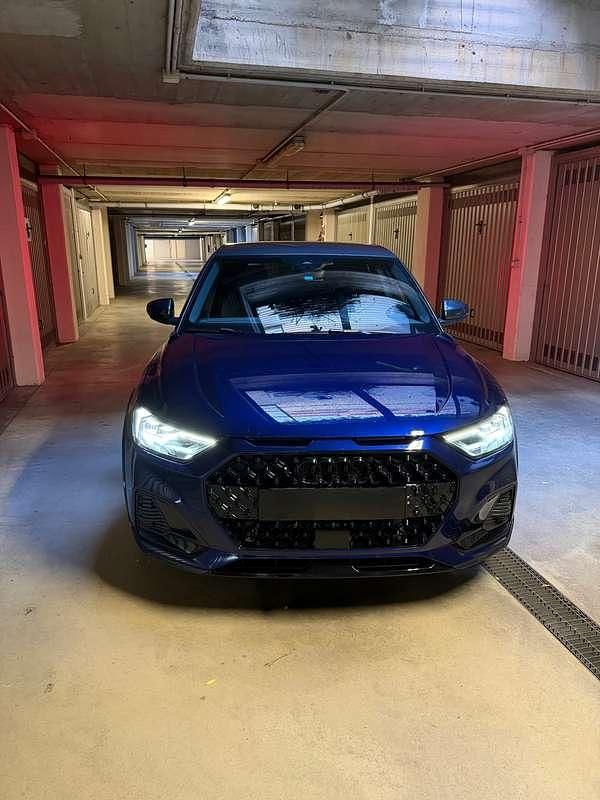 Usata Audi A1 Ambiente 110 CV (80 kW) 2023 Blu/azzurro SUV