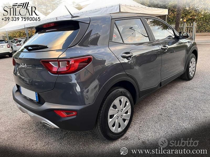 Usata Kia Stonic Urban 84 CV (61 kW) 2022 Grigio SUV