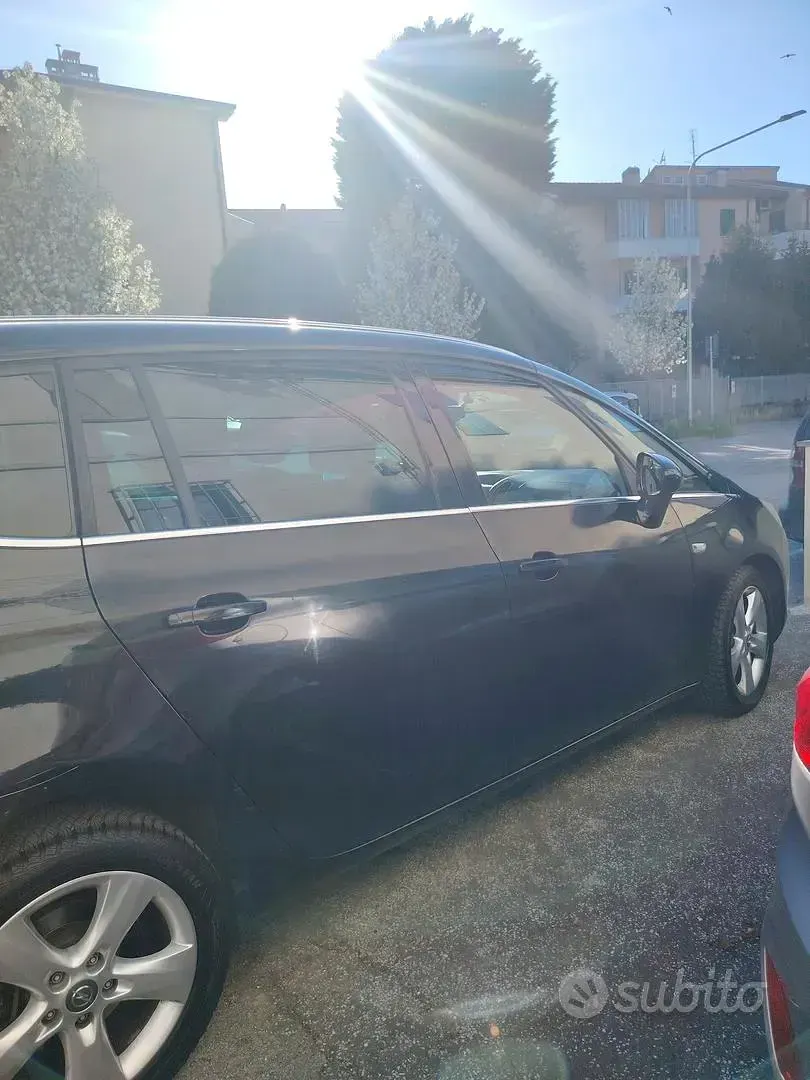Usata Opel Zafira Tourer 150 CV (110 kW) 2013 Nero Monovolume