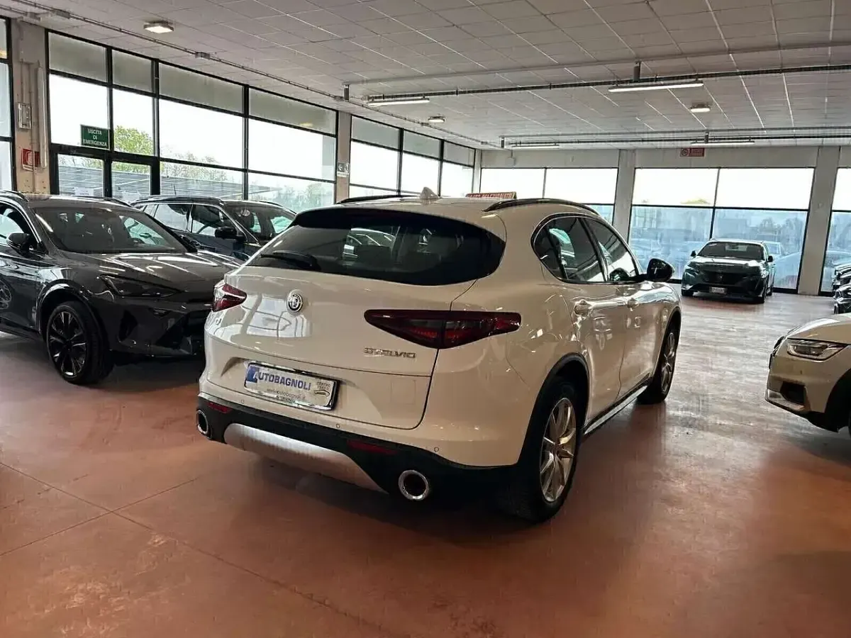 Usata Alfa Romeo Stelvio Executive 210 CV (154 kW) 2020 Bianco SUV