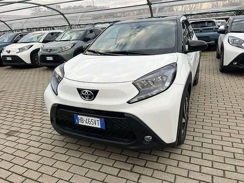 Nuova Toyota Aygo X Trend 116 CV (85 kW) 2025 Bianco tetto nero SUV