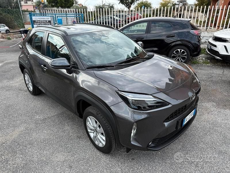 Usata Toyota Yaris Cross 92 CV (67 kW) 2024 Grigio SUV