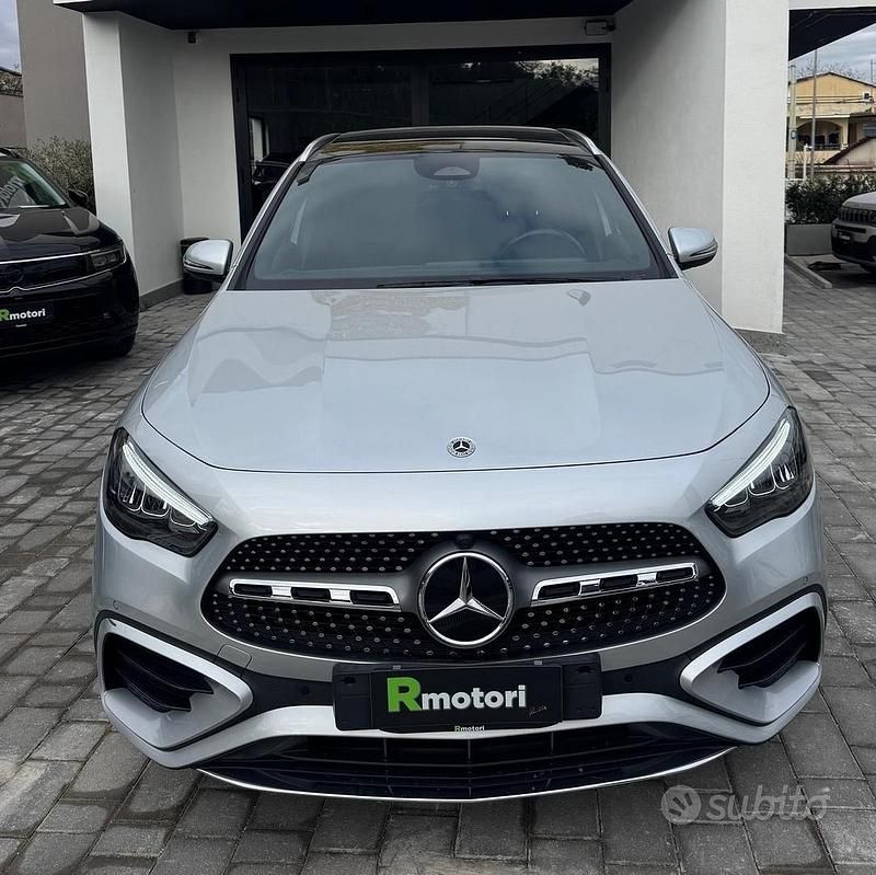 Usata Mercedes GLA200 AMG Line Premium 149 CV (109 kW) 2023 Grigio SUV