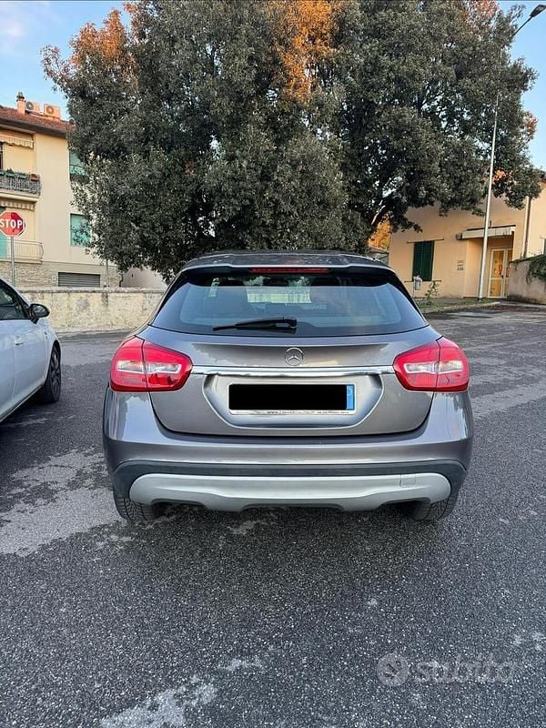 Usata Mercedes GLA180 Executive 109 CV (80 kW) 2015 Grigio SUV