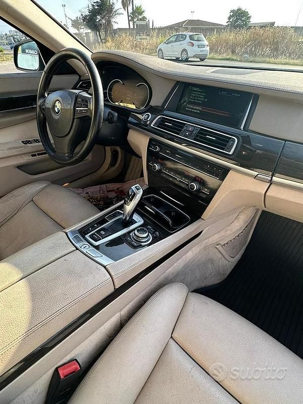 Begagnad BMW 730 268 HK (197 kW) 2013 Blå Sedan