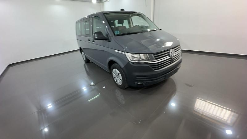 Usata VW Caravelle 150 CV (110 kW) 2023 Pure grey Monovolume