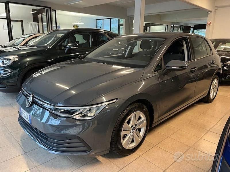 Usata VW Golf VII Life 115 CV (84 kW) 2021 Grigio scuro Utilitaria