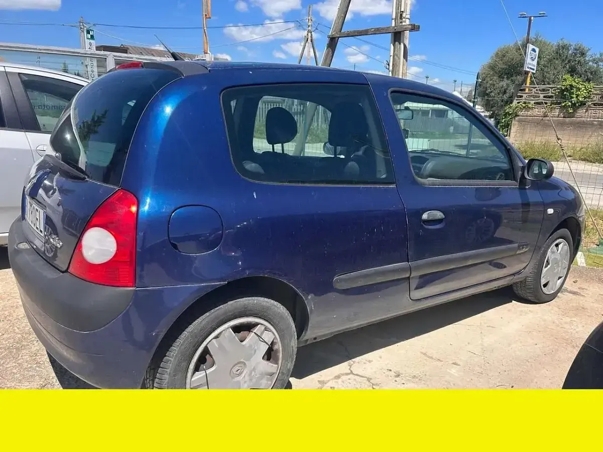 Usata Renault Clio II 58 CV (42 kW) 2004 Other Berlina