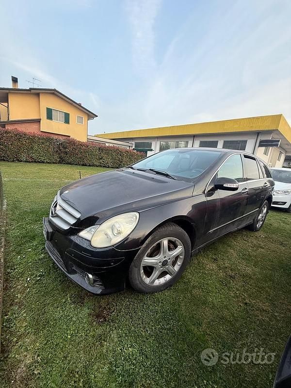 Usata Mercedes R280 190 CV (139 kW) 2007 Nero Monovolume