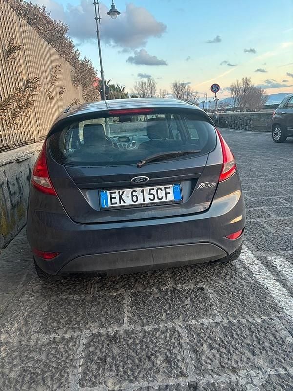 Usata Ford Fiesta Individual 95 CV (69 kW) 2011 Utilitaria